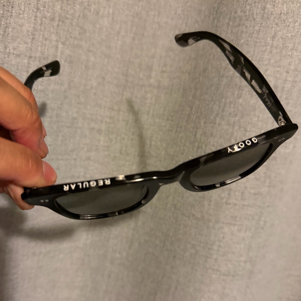 NWT - Caddis Tortoiseshell polarized Sunglasses - Gray Lenses- never used! - Picture 5 of 8
